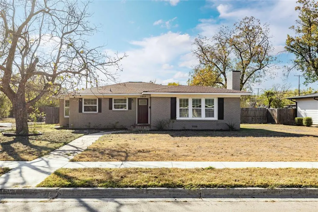 1803 4th St, Brownwood, TX 76801