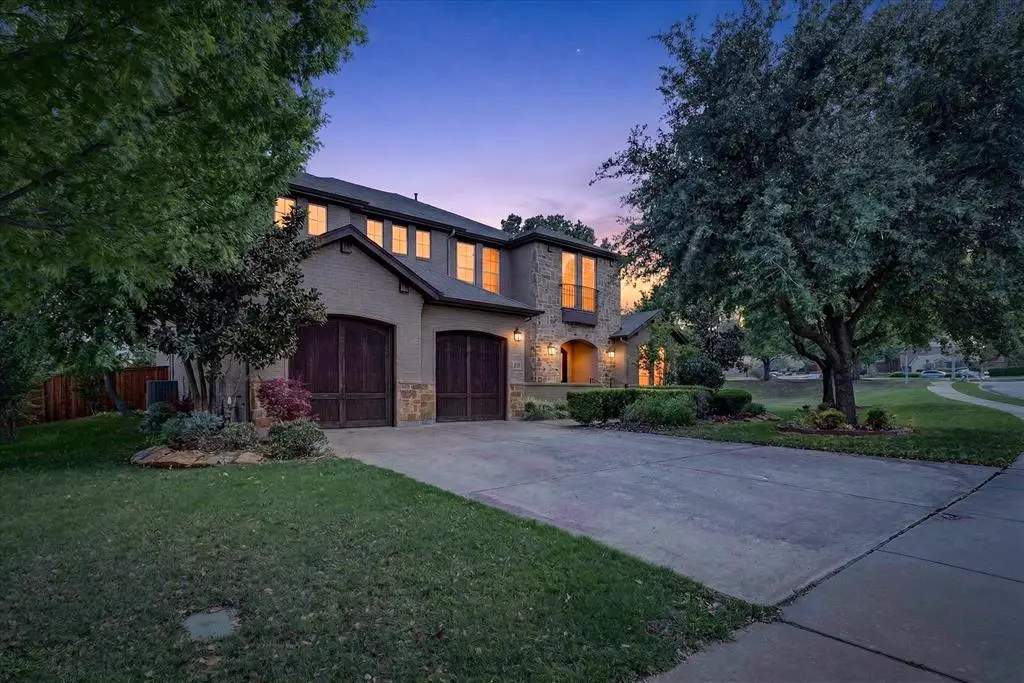5800 Lamb Creek Drive, Fort Worth, TX 76179