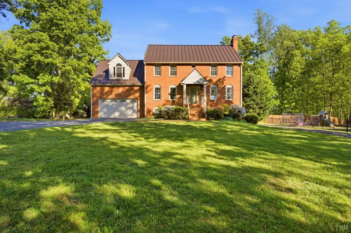 215 London Downs DR, Forest, VA 24551