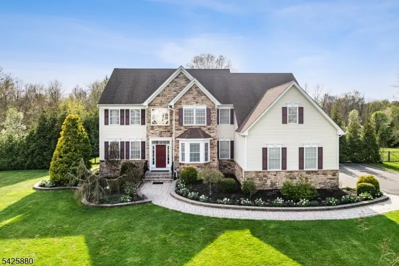 5 Rigger Ct, Hillsborough Twp., NJ 08844