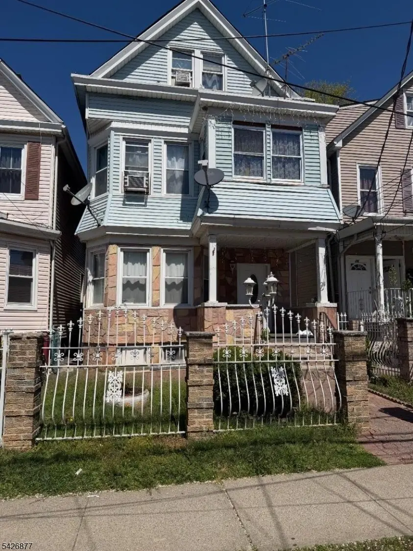 28 Burgess Pl, Passaic City, NJ 07055