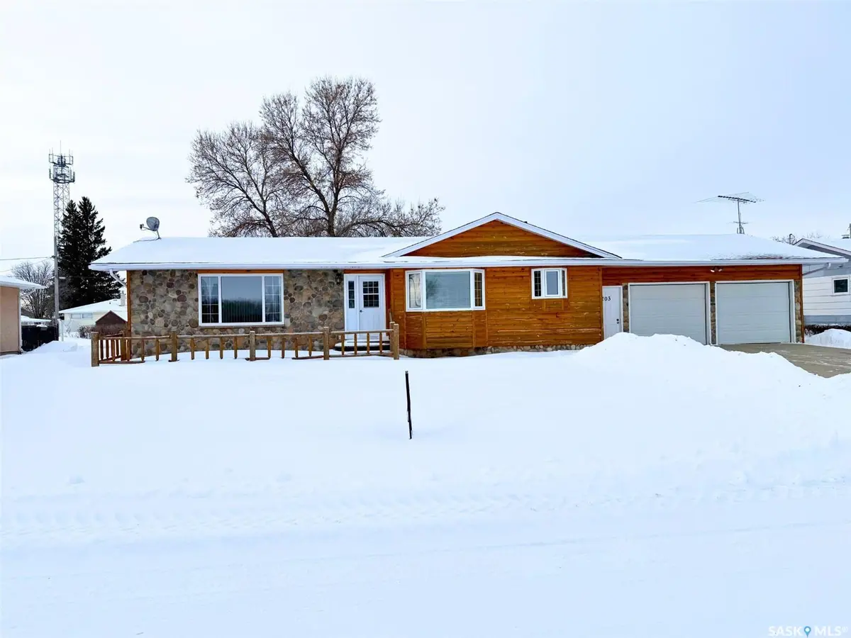 203 MacDonald STREET, Stockholm, SK S0A 3Y0