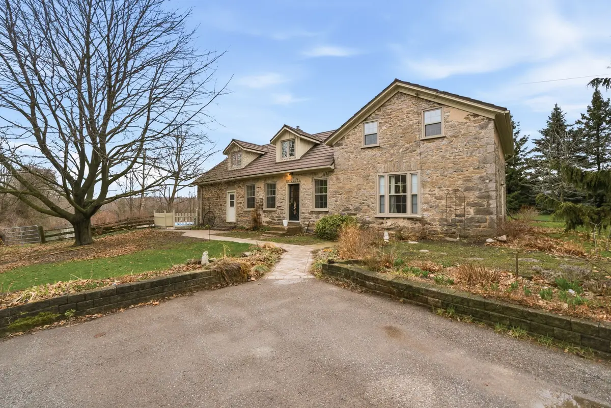 1405 Clearview RD, Centre Hastings, ON K0K 2Y0