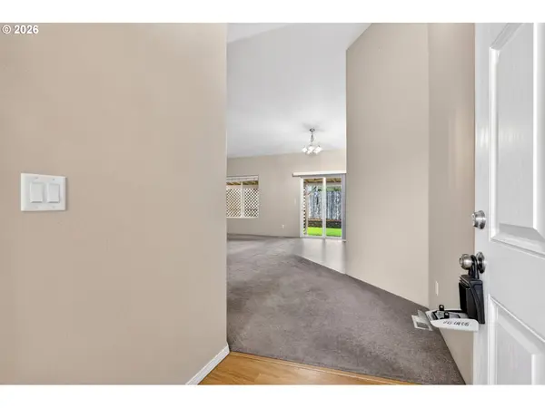 850 COLUMBIA DR, Molalla, OR 97038