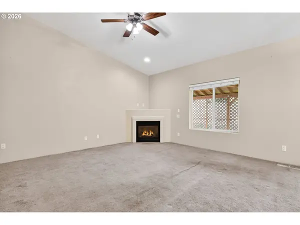 850 COLUMBIA DR, Molalla, OR 97038