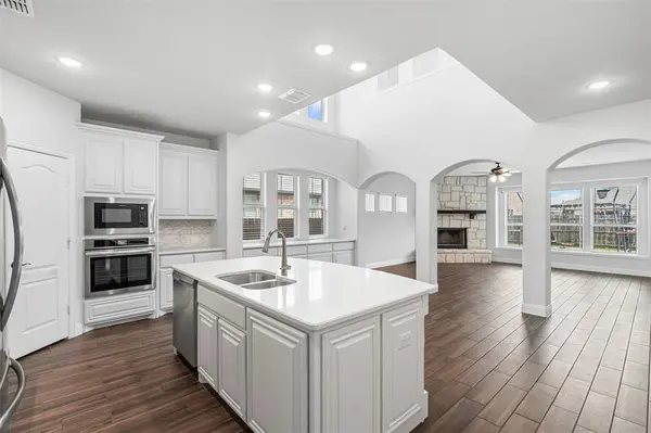 520 Ridgewater Trail, Fort Worth, TX 76131