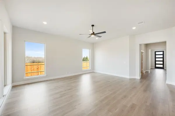 133 Silverleaf Drive, Balch Springs, TX 75181