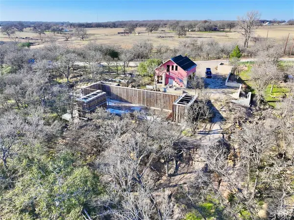 229 W Bluff Lane, Millsap, TX 76066