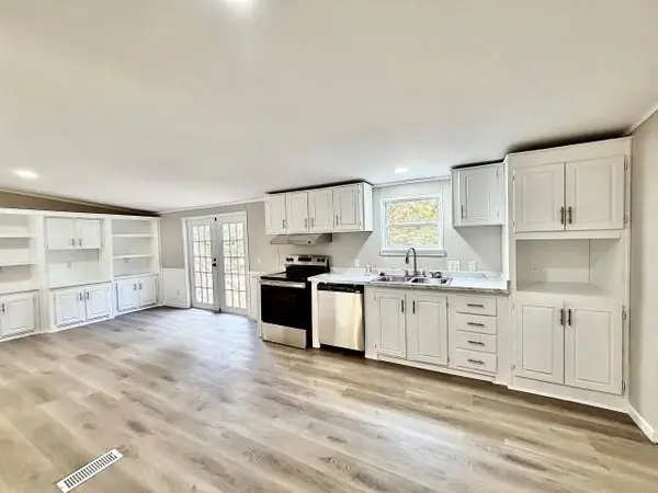 409 Cross Creek Road, Longview, TX 75602