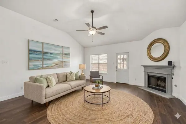 744 Oriole Drive,  Saginaw,  TX 76131