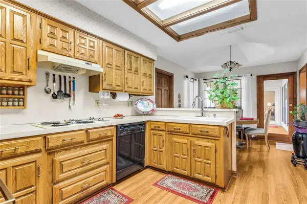 1013 Canyon Ridge Drive, Desoto, TX 75115