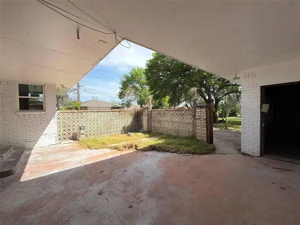 1120 Misty Glen Lane, Dallas, TX 75232