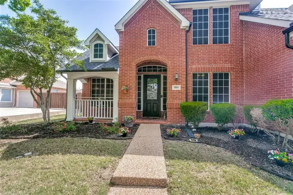 1014 Amesbury Drive, Murphy, TX 75094