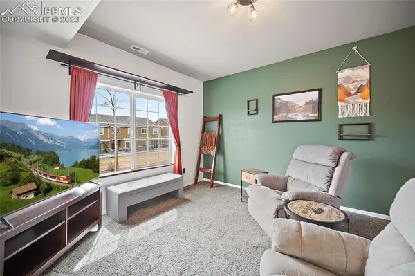 7617 Black Spruce HTS, Colorado Springs, CO 80908