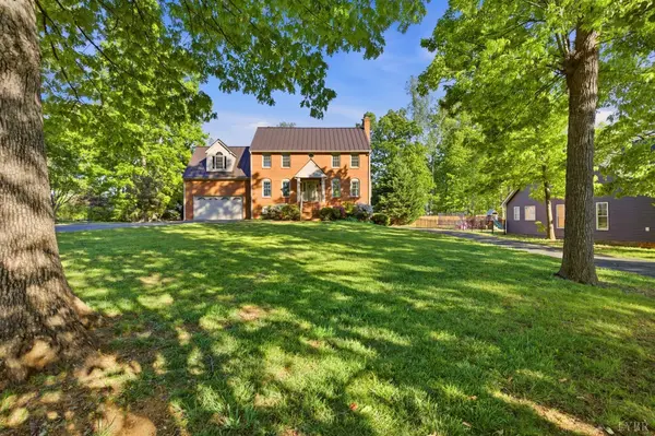 215 London Downs DR, Forest, VA 24551