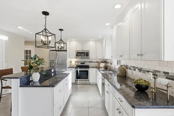 215 London Downs DR, Forest, VA 24551