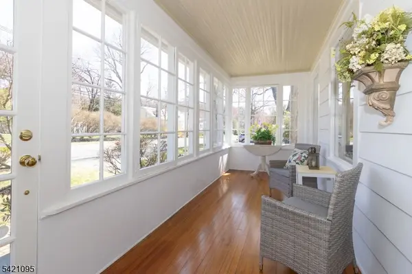 65 Division Ave, New Providence Boro, NJ 07974