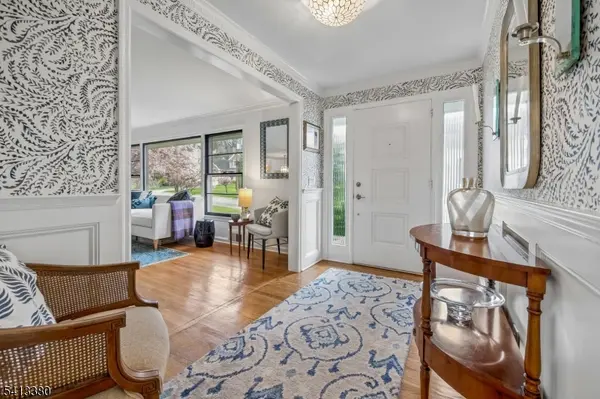 101 Essex Rd, Summit City, NJ 07901