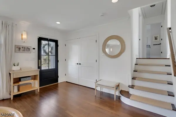 98 N Summit Ave, Chatham Boro, NJ 07928