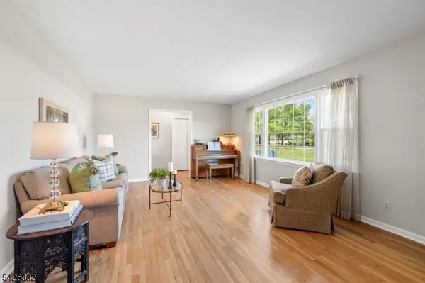 23 Strawberry Ln, Hillsborough Twp., NJ 08844