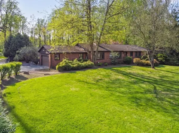 13 Skyline Dr, Warren Twp., NJ 07059