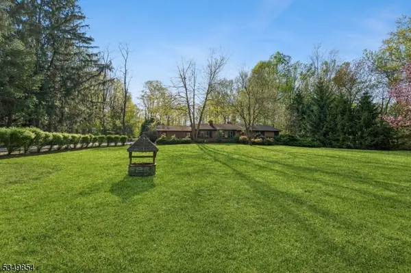 13 Skyline Dr, Warren Twp., NJ 07059