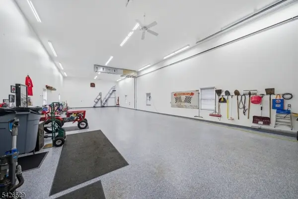 42 Schoolhouse Rd, Randolph Twp., NJ 07869