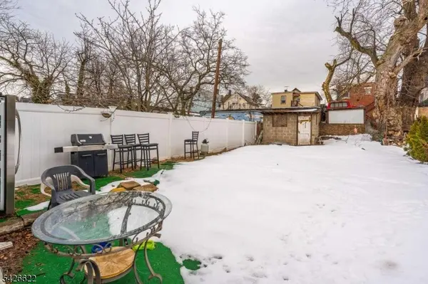 180 State St, Perth Amboy City, NJ 08861