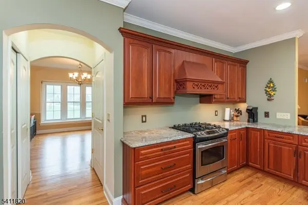 721 Ringwood Ave, Pompton Lakes Boro, NJ 07442