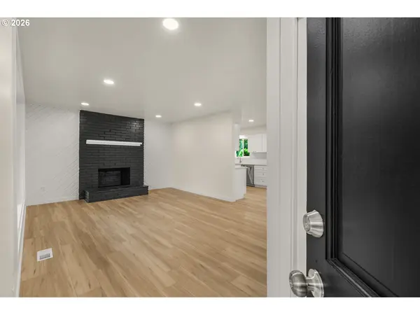 7923 SE 105TH AVE, Portland, OR 97266