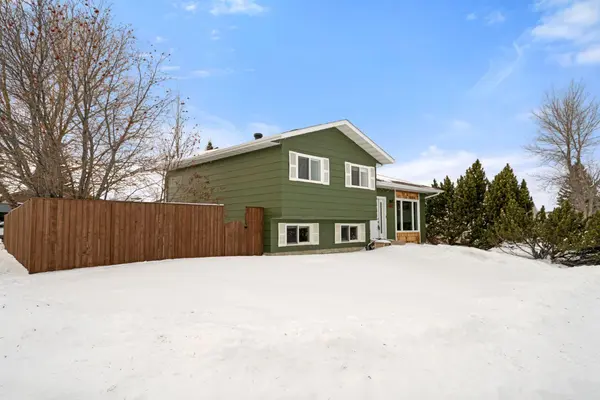 4202 71 ST, Camrose, AB T4V 3Z4