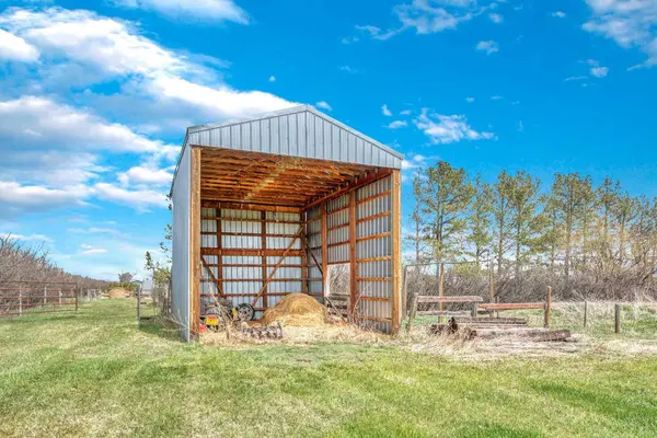 243071 Range Road 255, Rural Wheatland County, AB T1P 0H9