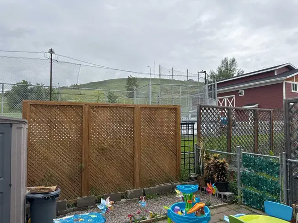 304 Ross AVE #8, Cochrane, AB T4C 2J5