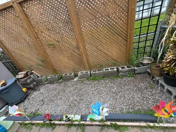 304 Ross AVE #8, Cochrane, AB T4C 2J5