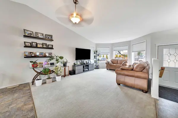 4111 68 AVE, Lloydminster, AB T9V 3G6