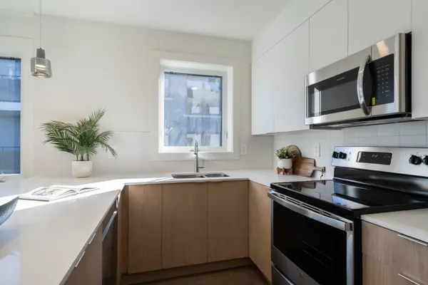 1492 Avenue RD #2, Toronto C04, ON M5N 2H7