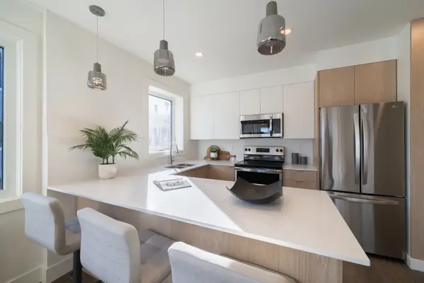 1450 Avenue RD #3, Toronto C04, ON M5N 2H7