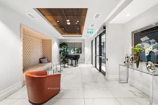 3 Southvale DR #303, Toronto C11, ON M4G 1G2