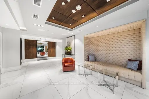 3 Southvale DR #303, Toronto C11, ON M4G 1G2