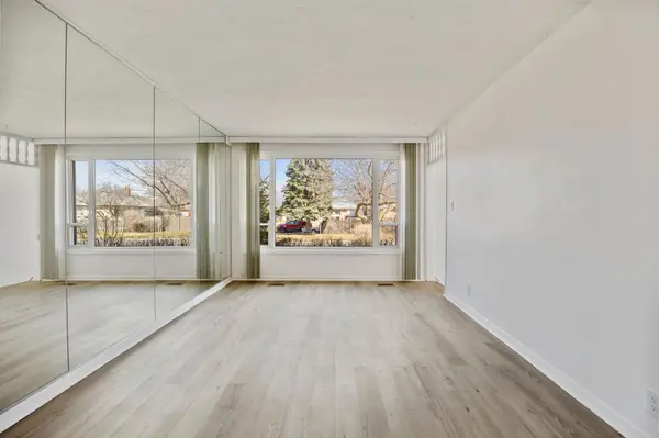 121 Tulloch DR, Ajax, ON L1S 2S7