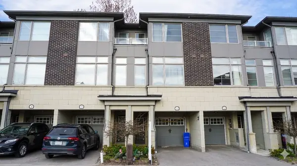 384 Arctic Red DR #34, Oshawa, ON L1L 0M5