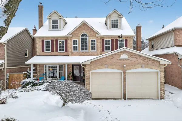 27 Kennett DR, Whitby, ON L1P 1L5