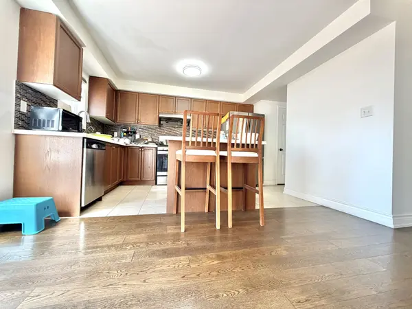 7 Barnham ST, Ajax, ON M1Z 0M5