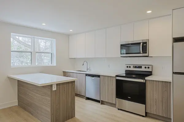 100 Liberty ST N #15B, Clarington, ON L1C 2M1