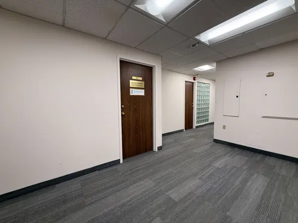 390 Davis DR #303, Newmarket, ON L3Y 7T8