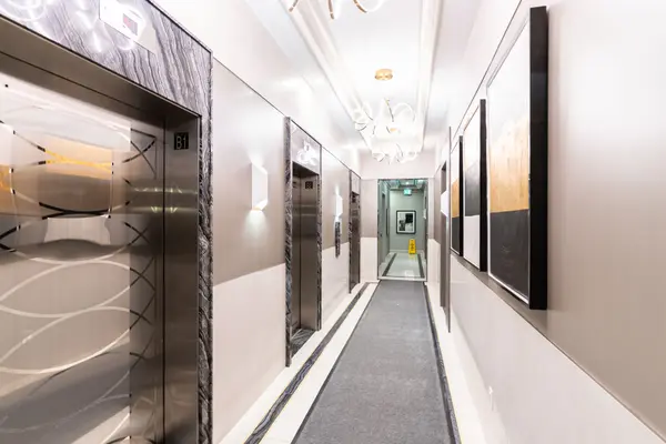 20 Gatineau DR #1010, Vaughan, ON L4J 0L3