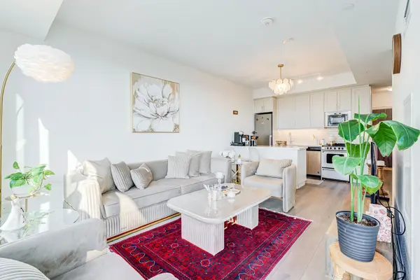 20 Gatineau DR #1010, Vaughan, ON L4J 0L3