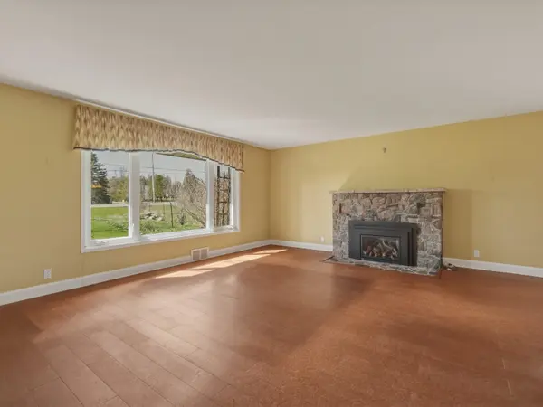 4198 Simcoe County Road 88 RD, Bradford West Gwillimbury, ON L3Z 3K8