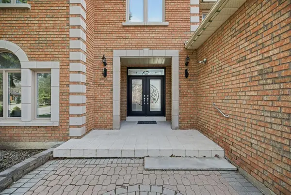 11 Horizon CT, Richmond Hill, ON L4B 3G1