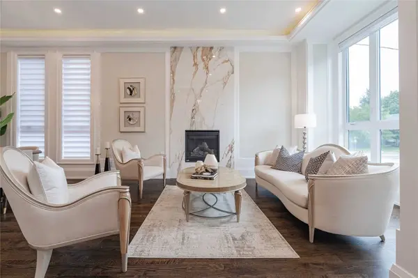 393 Balkan RD, Richmond Hill, ON L4C 2P2